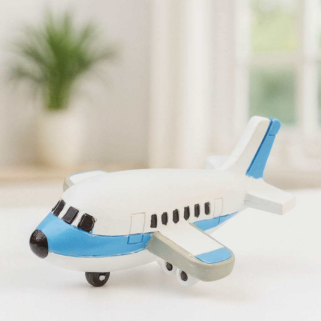 Flugzeug Miniatur Dekofigur aus Polyresin 6 cm weiß blau Reisen Urlaub Modellbau Diorama Bastelartikel Geldgeschenk Zubehör
