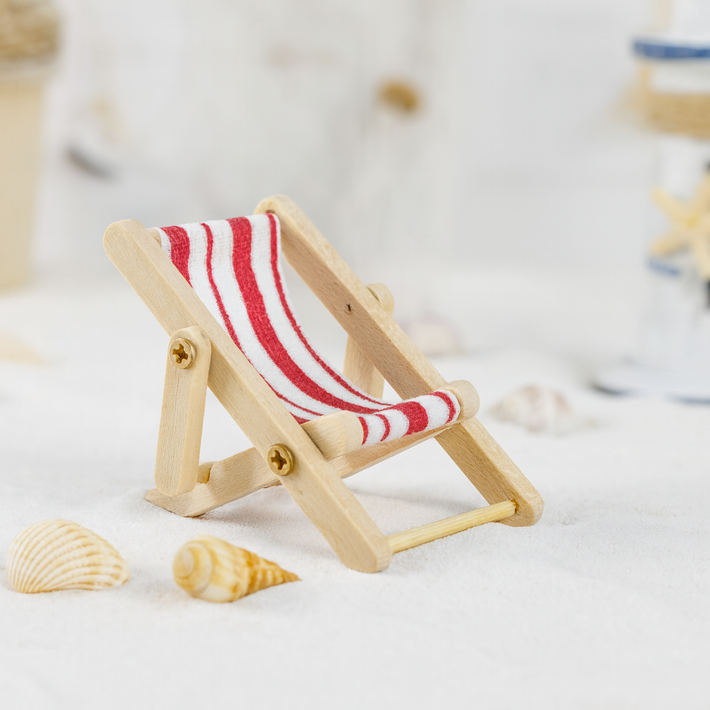 Miniatur Liegestuhl rot weiß 5cm Holz natur Stoff maritim Sommer Dekofigur für Puppenhaus Diorama Modellbau