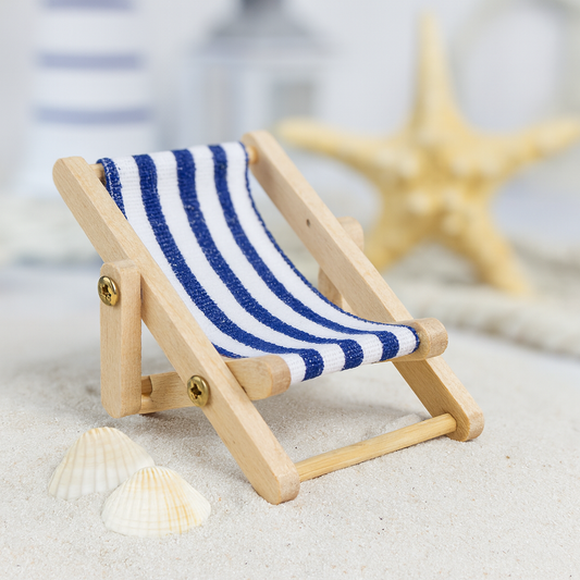 Miniatur Liegestuhl blau weiß 5cm Holz natur Stoff maritim Sommer Dekofigur für Puppenhaus Diorama Modellbau