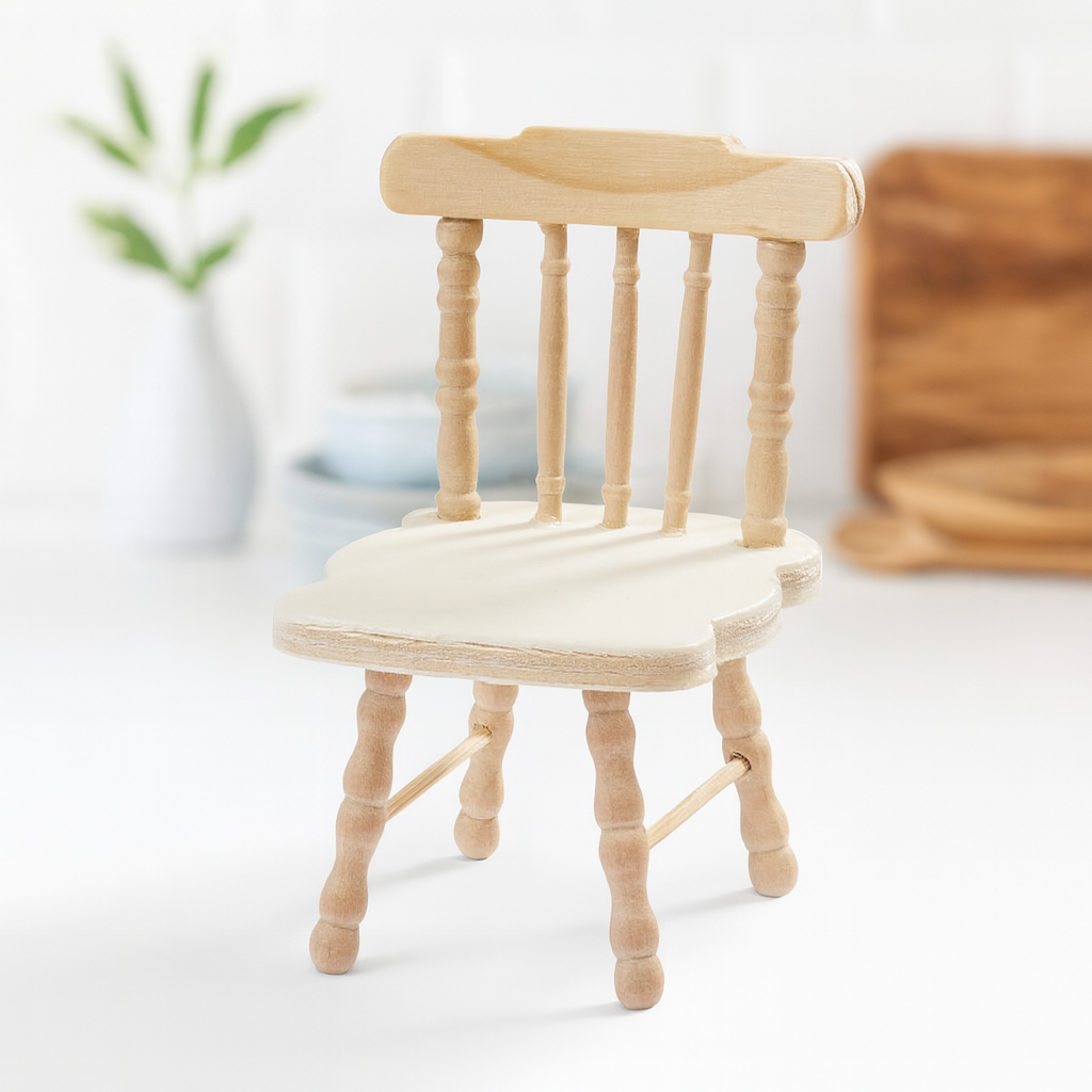 Miniatur Küchenstuhl aus Holz – Wichtel Möbel für Puppenhaus & Deko