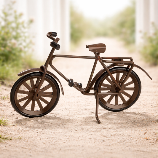 Miniatur Fahrrad braun aus Metall 9,5 cm Dekofigur für Diorama, Modellbau, Puppenhaus und Geldgeschenk Zubehör
