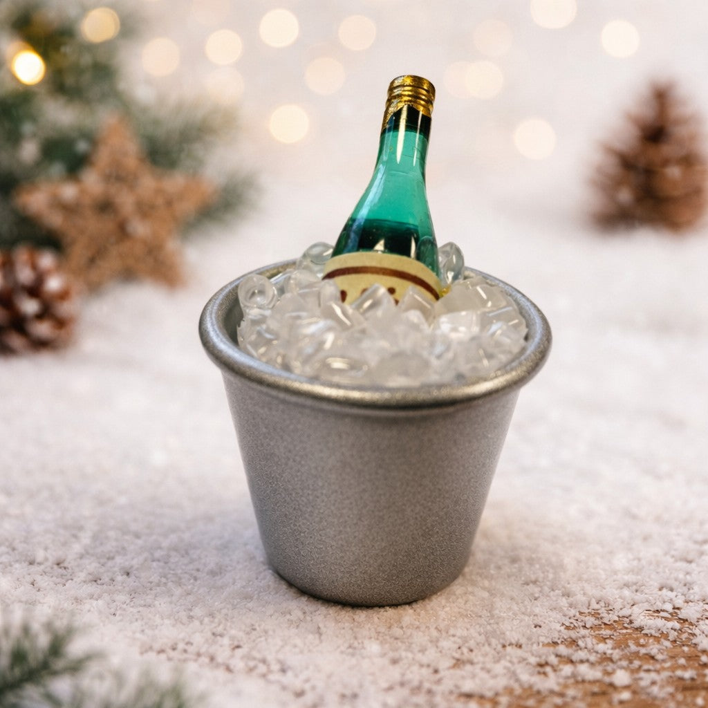 Miniatur Sektkühler 3 cm mit Flasche aus Kunststoff – Wichtel Silvesterdeko