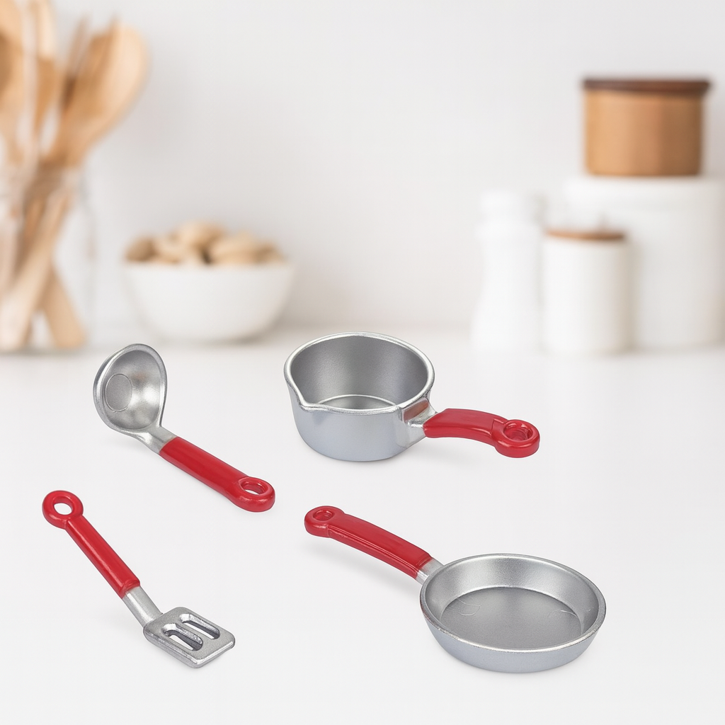 Miniatur Küchen-Set rot-silber mit Pfanne, Topf, Kelle und Pfannenwender, ca. 3–5cm