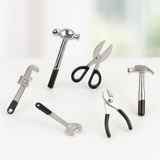Miniatur Werkzeugset 8-teilig schwarz-silber aus Metall, ca. 3,5 cm, Deko für Wichtel