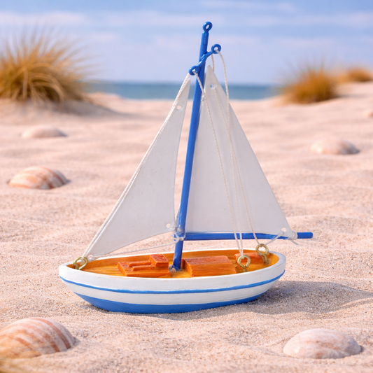 Miniatur Segelboot Segelschiff blau weiß aus Polyresin 7x11 cm maritime Dekofigur für Diorama Modellbau Puppenhaus Sommer Tischdeko