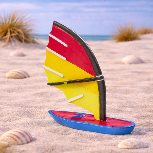 Surfbrett Miniatur mit Segel bunt 7cm Polyresin Windsurfing Dekofigur für Diorama Modellbau Puppenhaus Geldgeschenk Zubehör
