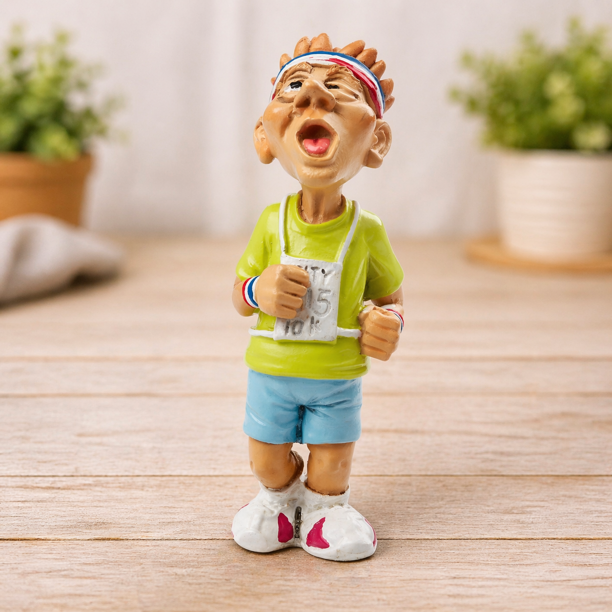 Jogger Dekofigur 7cm aus Polyresin Läufer mit Startnummer Miniatur für Marathon Geldgeschenk Diorama Modellbau Puppenhaus