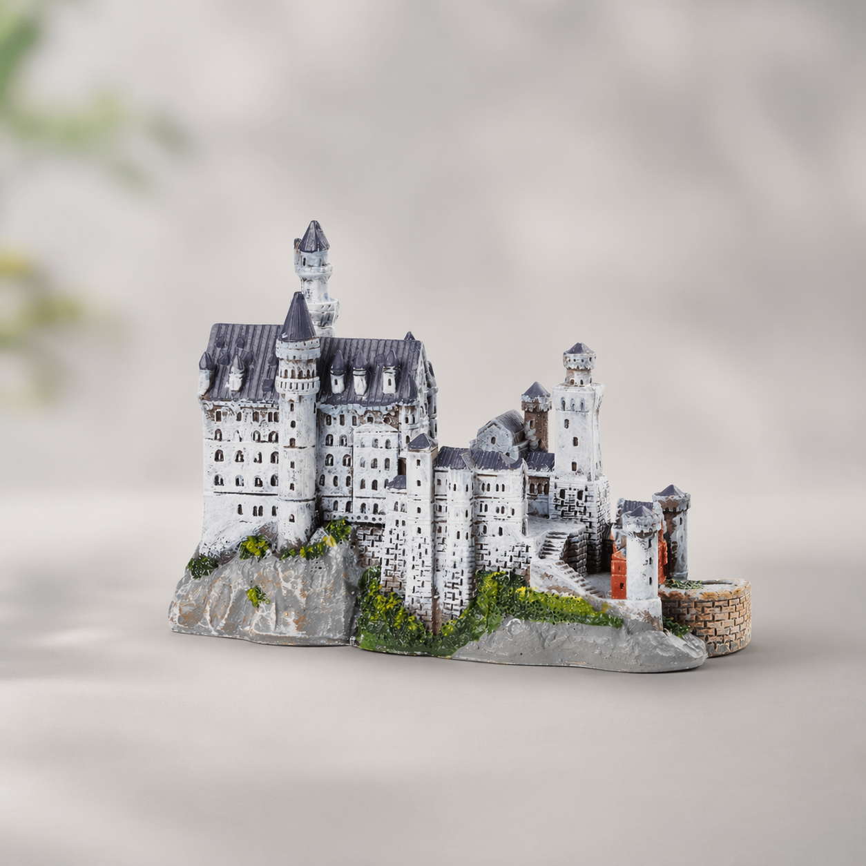 Dekofigur Schloss Neuschwanstein Miniatur aus Polyresin für Diorama Modellbau Puppenhaus Reise Urlaub Geschenkidee Zubehör