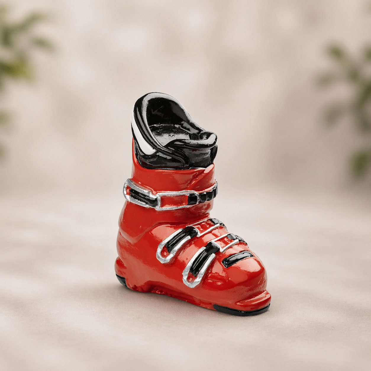 Miniatur Skistiefel rot 4cm aus Polyresin für Skifahren Wintersport Berge Diorama Modellbau Geldgeschenk Zubehör