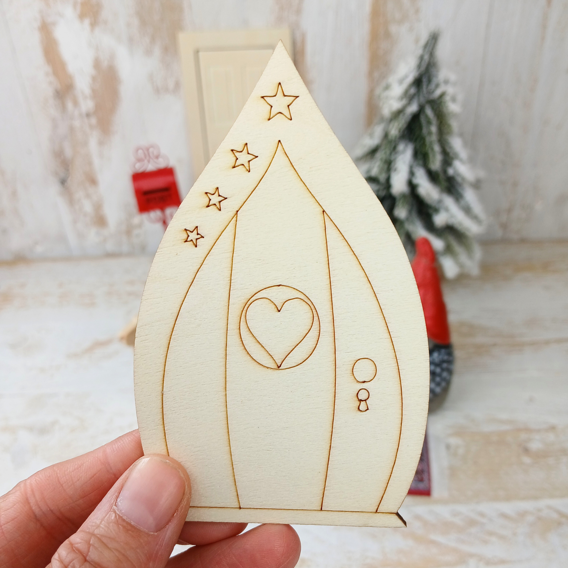 Miniatur Wichteltür spitz mit Sternen und Herz aus Holz, Wichtel Zubehör
